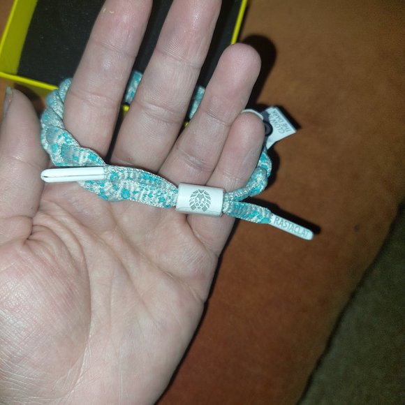 Super rare glow in the dark rastaclat from zumiez 100k - Picture 4 of 10